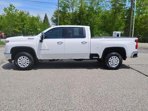 Summit White 2022 Chevrolet Silverado 2500 LTZ