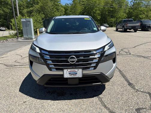Brilliant Silver Metallic 2025 Nissan Rogue SV