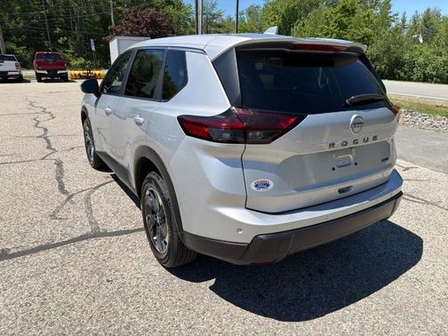 Brilliant Silver Metallic 2025 Nissan Rogue SV
