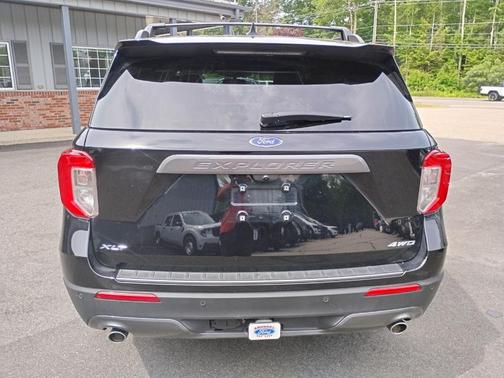 Black Metallic 2023 Ford Explorer XLT