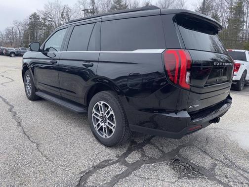 Black Metallic 2025 Ford Expedition Active