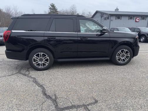 Black Metallic 2025 Ford Expedition Active