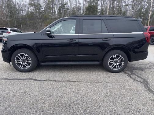 Black Metallic 2025 Ford Expedition Active