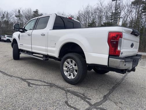 White Platinum Clearcoat Metallic 2017 Ford F-350 Lariat Super Duty