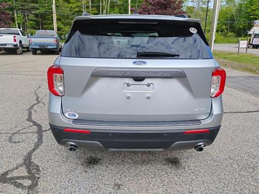 Iconic Silver Metallic 2024 Ford Explorer XLT