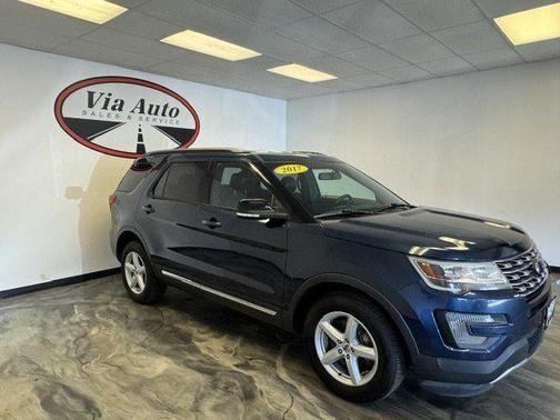 Blue Jeans 2017 Ford Explorer XLT