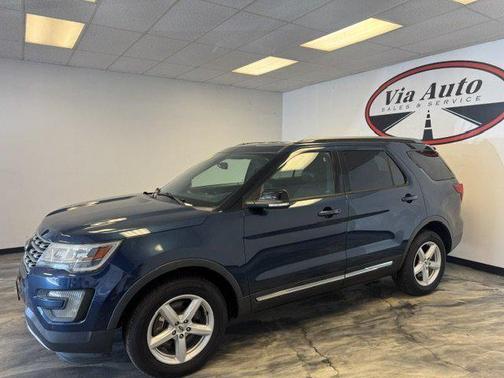 Blue Jeans 2017 Ford Explorer XLT
