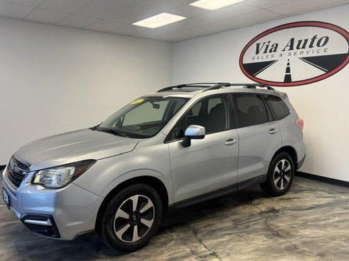 Ice Silver Metallic 2017 Subaru Forester 2.5i Premium
