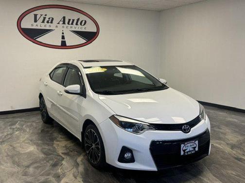 Super White 2016 Toyota Corolla S Plus