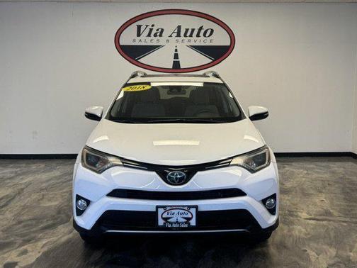 Super White 2018 Toyota RAV4 XLE