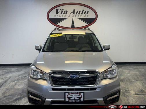 Ice Silver Metallic 2017 Subaru Forester 2.5i Premium