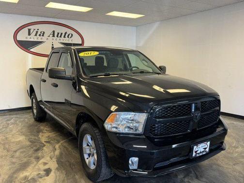 Brilliant Black Crystal Pearlcoat 2017 RAM 1500 Express