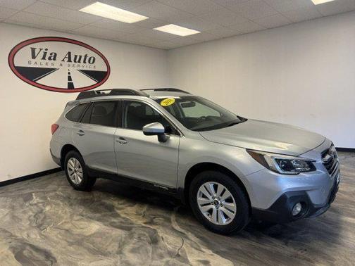 Ice Silver Metallic 2018 Subaru Outback 2.5i Premium