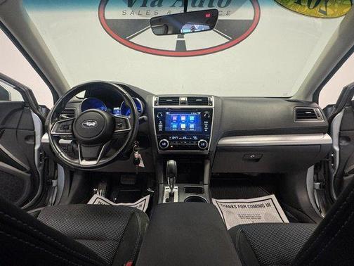 Ice Silver Metallic 2018 Subaru Outback 2.5i Premium