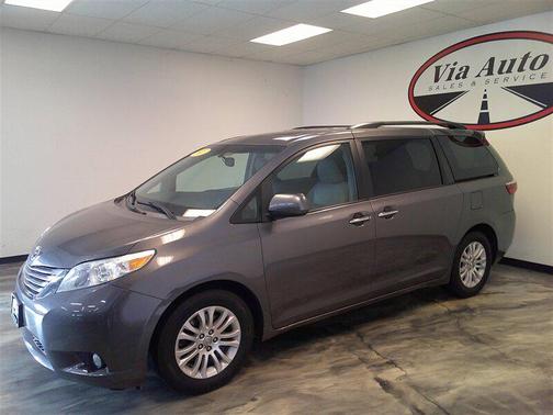 2017 Toyota Sienna XLE