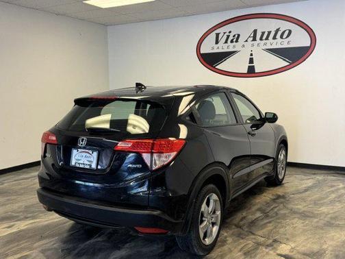 Crystal Black Pearl 2017 Honda HR-V LX