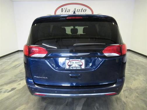 2018 Chrysler Pacifica Touring-L