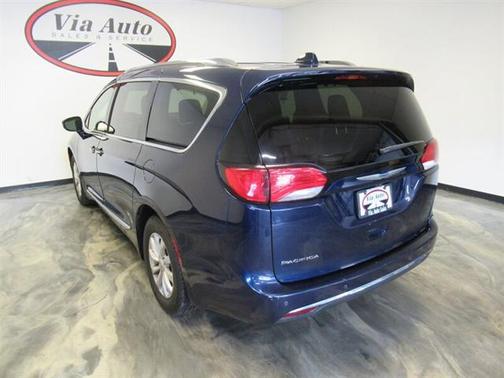 2018 Chrysler Pacifica Touring-L