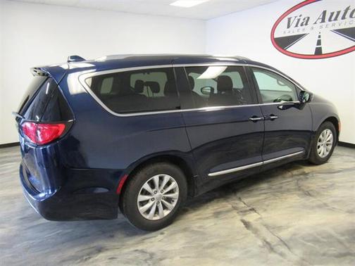 2018 Chrysler Pacifica Touring-L