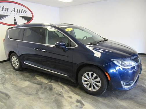 2018 Chrysler Pacifica Touring-L
