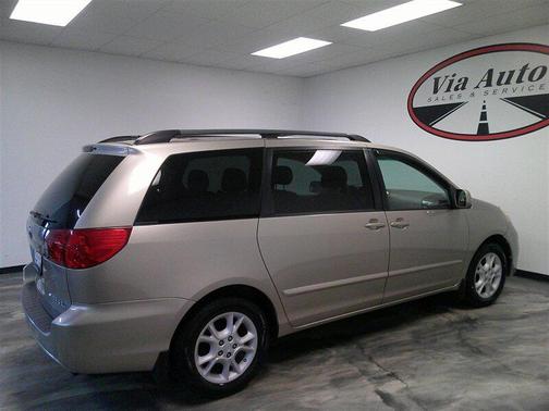 2006 Toyota Sienna XLE