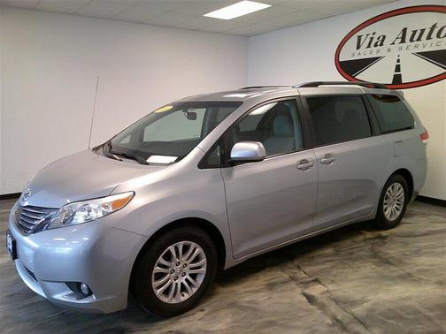 2014 Toyota Sienna XLE