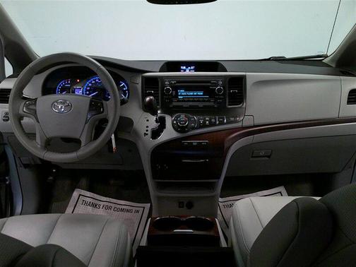 2014 Toyota Sienna XLE