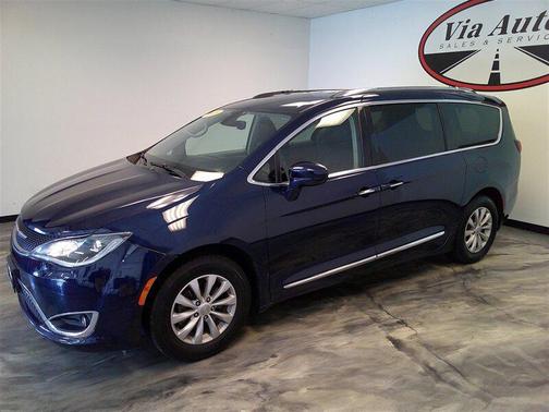 2018 Chrysler Pacifica Touring-L
