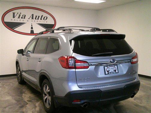 Ice Silver Metallic 2020 Subaru Ascent Premium 8-Passenger