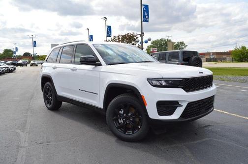 2025 Jeep Grand Cherokee Laredo