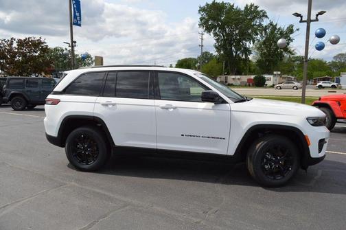 2025 Jeep Grand Cherokee Laredo