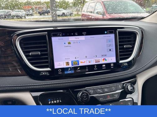 Bright White Clearcoat 2024 Chrysler Pacifica Limited
