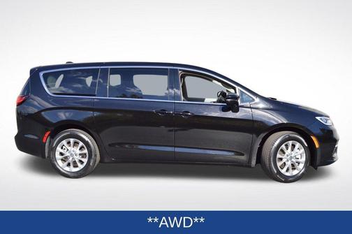 2024 Chrysler Pacifica Touring-L