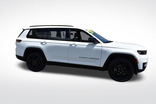 Bright White Clearcoat 2023 Jeep Grand Cherokee L Laredo