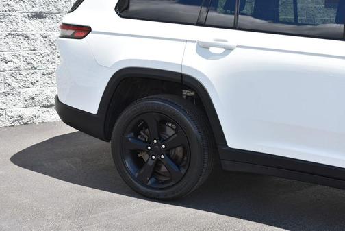 Bright White Clearcoat 2023 Jeep Grand Cherokee L Laredo