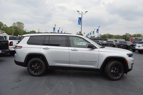 2025 Jeep Grand Cherokee L Laredo