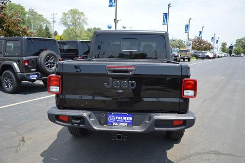 2025 Jeep Gladiator Sport