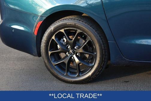 2023 Chrysler Pacifica Touring-L