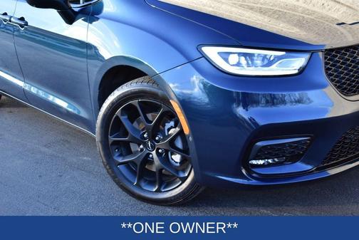 2023 Chrysler Pacifica Touring-L