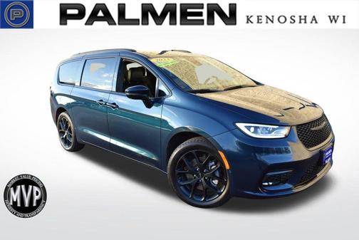 2023 Chrysler Pacifica Touring-L