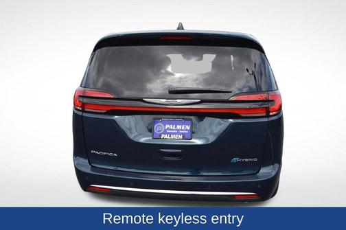 2025 Chrysler Pacifica Hybrid Select