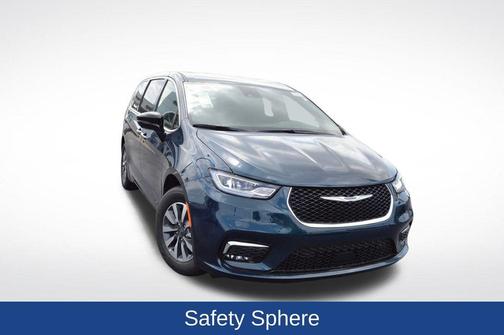 2025 Chrysler Pacifica Hybrid Select