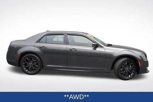 2021 Chrysler 300 Touring