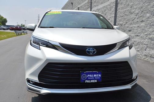 2023 Toyota Sienna XLE