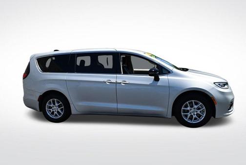 Silver Mist Clearcoat 2024 Chrysler Pacifica Touring-L