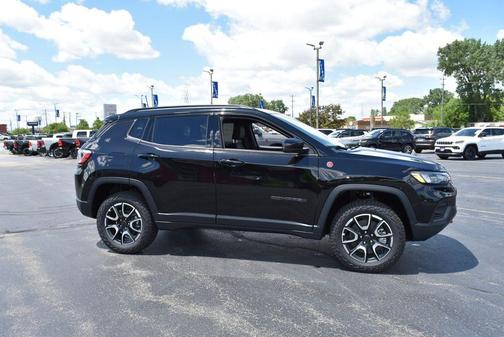 Diamond Black 2026 Jeep Compass Trailhawk