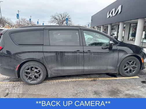 2019 Chrysler Pacifica Touring-L Plus