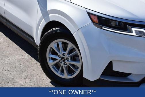 2024 Kia Carnival LX