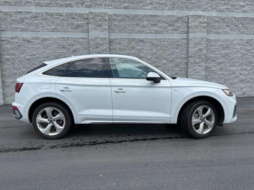 2022 Audi Q5 45 S line Premium Plus