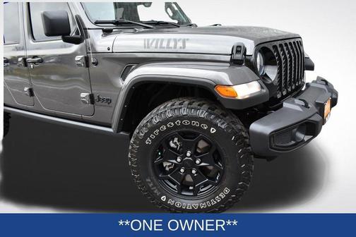 2022 Jeep Gladiator Sport